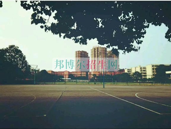 四川省信息通信學(xué)校2016年報(bào)名條件、招生對象