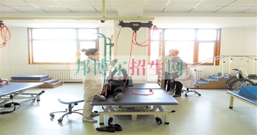 成都哪些大專(zhuān)學(xué)?？祻?fù)治療好