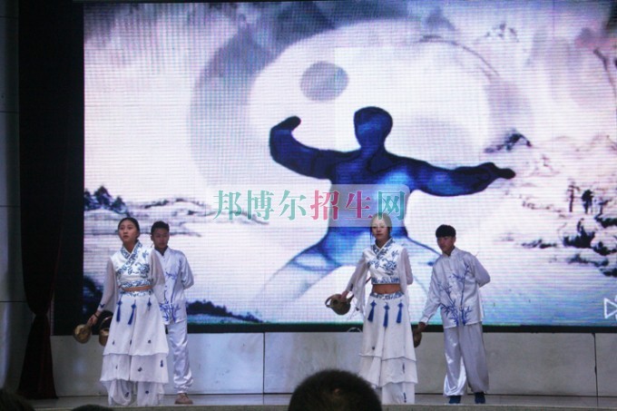 天府新區(qū)成人中等專業(yè)學(xué)校“美好新區(qū)，千年廣都”