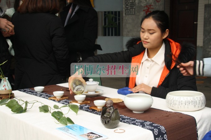 天府新區(qū)成人中等專業(yè)學(xué)校“美好新區(qū)，千年廣都”