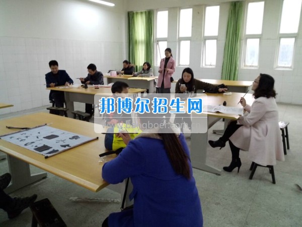 四川省宜賓市南溪區(qū)職業(yè)高級中學(xué)校廣泛開展教職工興趣班活動(dòng)