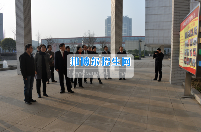 川南幼兒師范高等?？茖W校迎接隆昌縣創(chuàng)建第四屆省級文明城市測評組考評