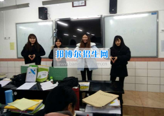 川南幼兒師范高等?？茖W校學前教育一系開展“感恩”主題系列教育活動