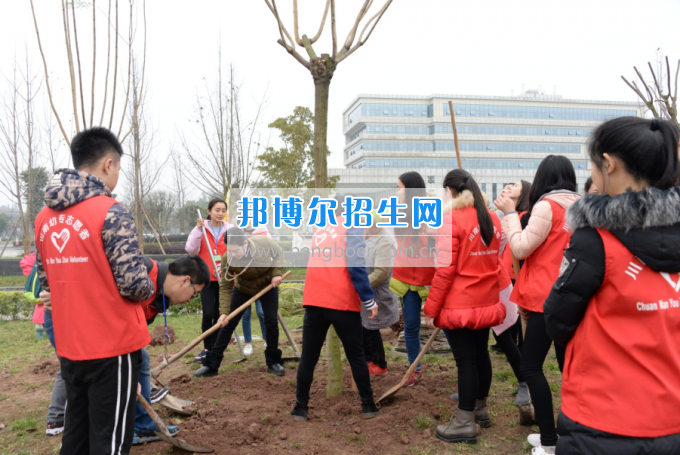 川南幼兒師范高等?？茖W(xué)校開(kāi)展“感恩”主題教育活動(dòng)培養(yǎng)學(xué)生良好道德品質(zhì)