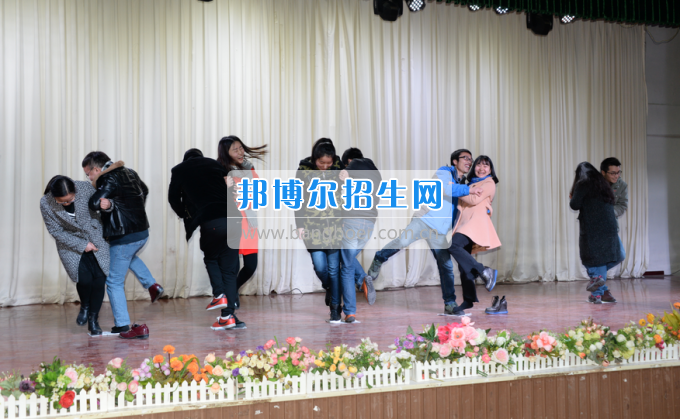 川南幼兒師范高等?？茖W(xué)校與內(nèi)江職業(yè)技術(shù)學(xué)校開展青年聯(lián)誼活動