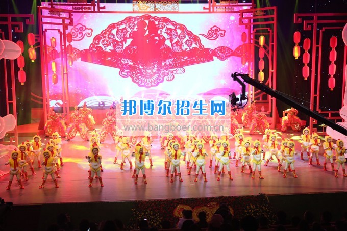 川北幼兒師范高等?？茖W(xué)校參演廣元春晚 服務(wù)地方文化
