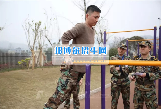 川航等5家航空公司165名安全員齊聚成都航空旅游職業(yè)學(xué)校，打造一流空中安全衛(wèi)士