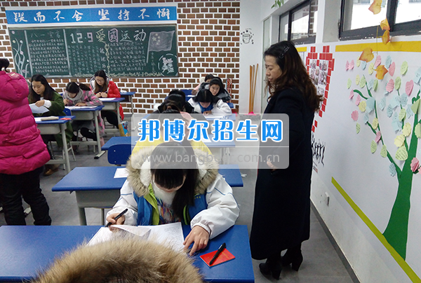 畢節(jié)醫(yī)學(xué)高等?？茖W(xué)校抓考風(fēng)、嚴(yán)考紀(jì)、提質(zhì)量