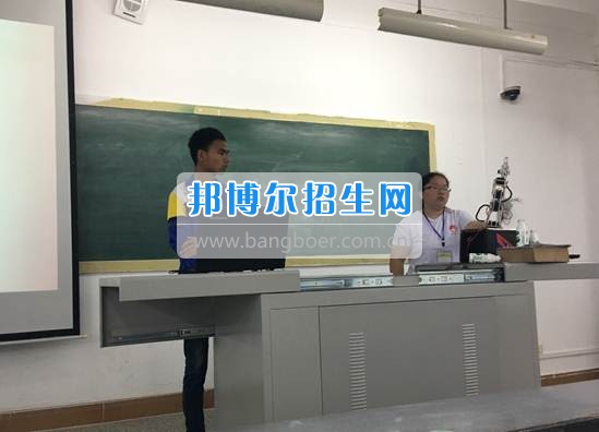南充職業(yè)技術(shù)學(xué)院學(xué)子在2017年“華迪杯”中國大學(xué)生計(jì)算機(jī)設(shè)計(jì)大賽中獲得佳績(jī)