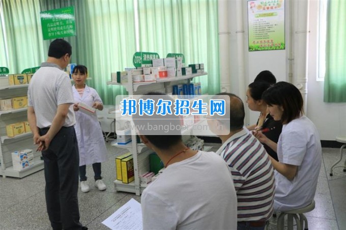 四川衛(wèi)生康復(fù)職業(yè)學(xué)院校企合辦營銷技能大賽，共促學(xué)生營銷技能提升