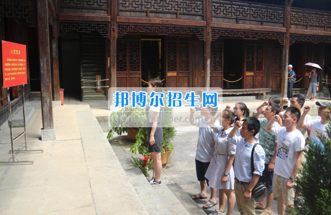 黔南民族醫(yī)學(xué)高等?？茖W(xué)校開展踐行“兩學(xué)一做”做到“知行合一”學(xué)習(xí)