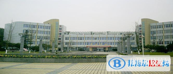 四川石油學(xué)校2019年報名條件、招生對象