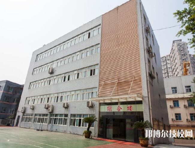 重慶建筑高級(jí)技工學(xué)校2020年報(bào)名條件、招生要求、招生對(duì)象