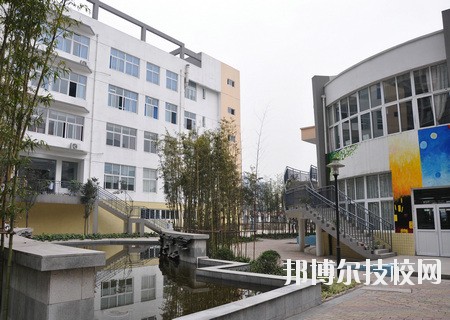 成都汽車職業(yè)技術(shù)學(xué)校2020年報(bào)名條件、招生要求、招生對(duì)象