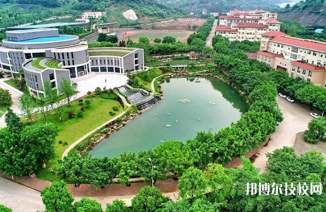 重慶女子職業(yè)高級(jí)中學(xué)2020年報(bào)名條件、招生要求、招生對(duì)象
