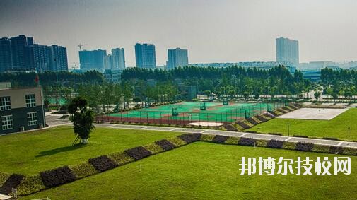 重慶城市建設(shè)技工學(xué)校2020年報(bào)名條件、招生要求、招生對(duì)象