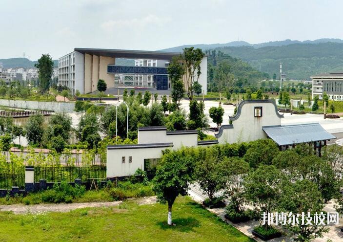 重慶兩江職業(yè)教育中心2020年報名條件、招生要求、招生對象