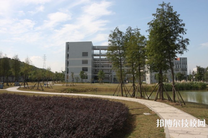 湖州中等衛(wèi)生專業(yè)學校2020年報名條件、招生要求、招生對象