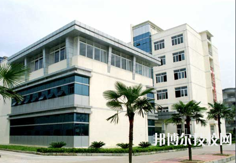 江西化學(xué)工業(yè)高級(jí)技工學(xué)校2020年報(bào)名條件、招生要求、招生對(duì)象