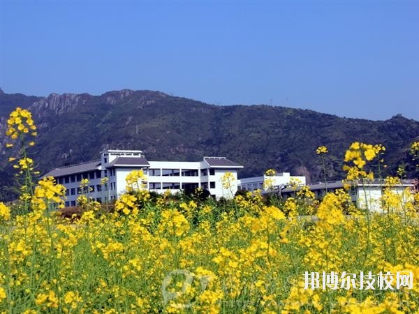 樂(lè)清市雁蕩山旅游學(xué)校2020年報(bào)名條件、招生要求、招生對(duì)象