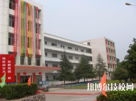 江西通用技術(shù)工程學(xué)校2020年報名條件、招生要求、招生對象