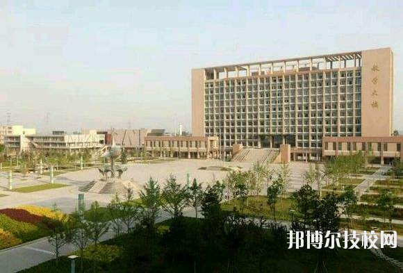 咸陽理工職業(yè)專修學院2020年報名條件、招生要求、招生對象