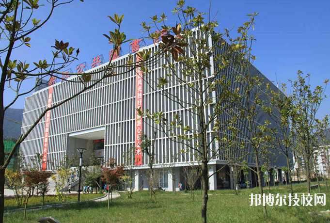 重慶黔江區(qū)民族職業(yè)教育中心2020年報(bào)名條件、招生要求、招生對(duì)象