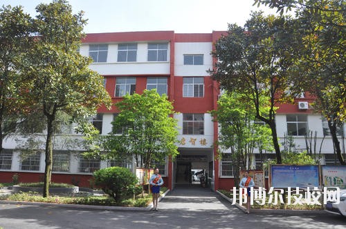 安遠應用職業(yè)技術學校怎么樣、好不好