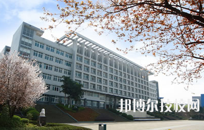 重慶三峽衛(wèi)生學(xué)校2020年報(bào)名條件、招生要求、招生對(duì)象
