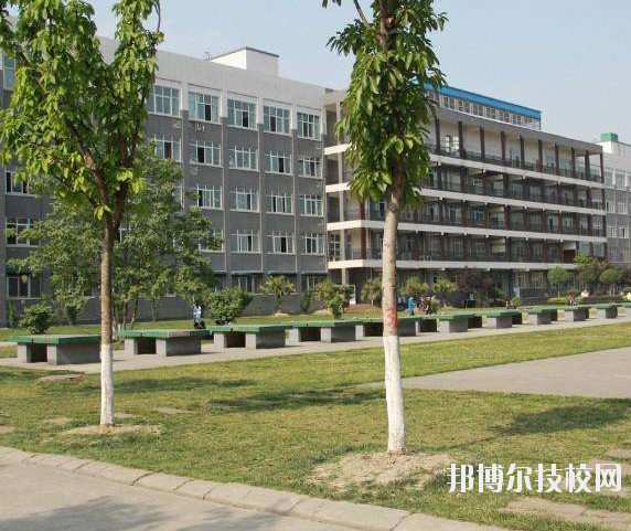 重慶紡織技工學(xué)校2020年報(bào)名條件、招生要求、招生對(duì)象