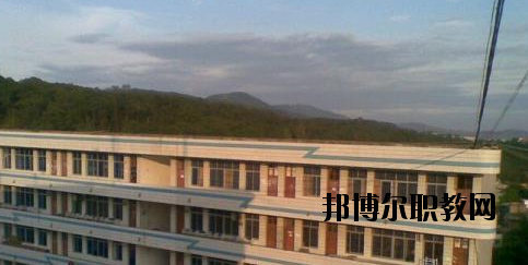 百色工程職業(yè)技術(shù)學(xué)校2020年報(bào)名條件、招生要求、招生對(duì)象