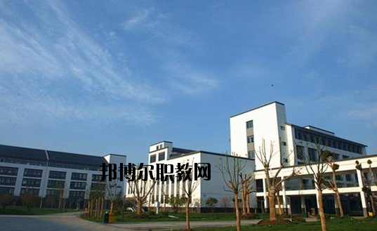 蘇州吳中技工學(xué)校2020年報(bào)名條件、招生要求、招生對(duì)象