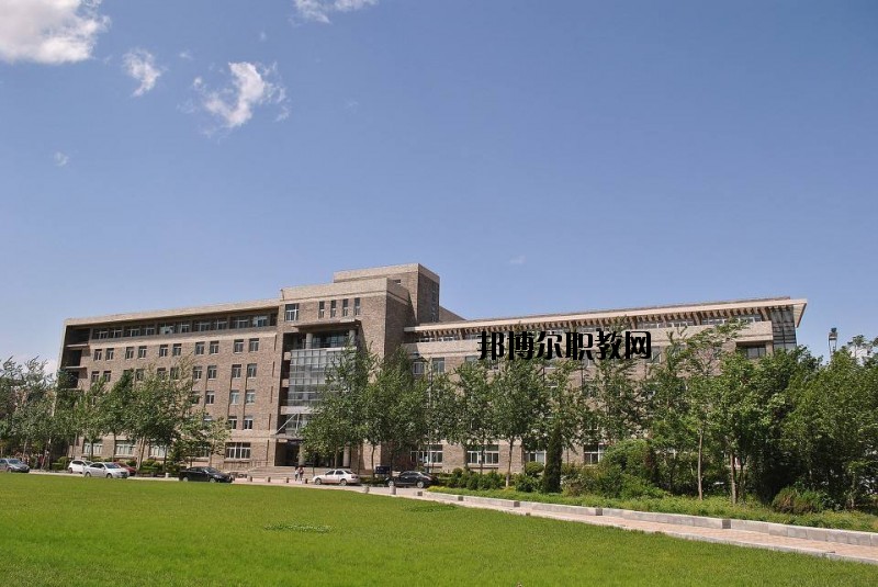 恩施中等職業(yè)技術(shù)學(xué)校2020年報(bào)名條件、招生要求、招生對(duì)象