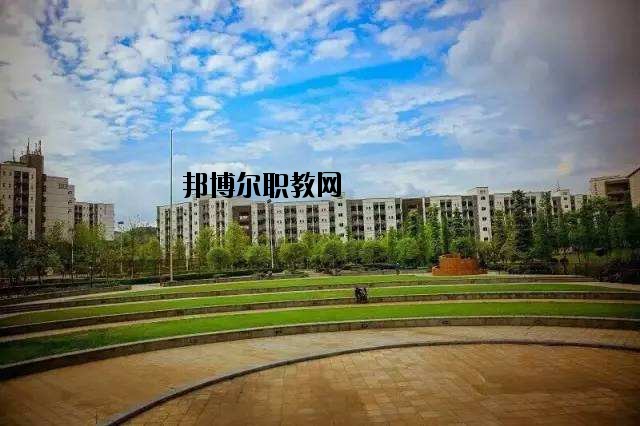 隨州曾都電子工業(yè)學(xué)校2020年報名條件、招生要求、招生對象