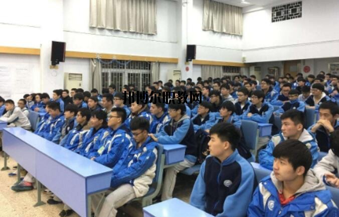 貴州銅仁玉昆中等專業(yè)學校2020年報名條件、招生要求、招生對象