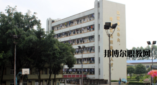 廣西梧州商貿(mào)學(xué)校2020年報(bào)名條件、招生要求、招生對(duì)象 