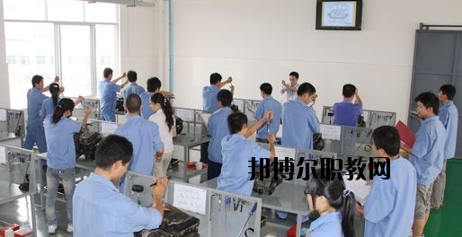 河池交通技工學(xué)校2020年報名條件、招生要求、招生對象 