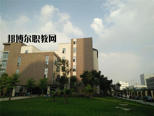 內(nèi)江科技開發(fā)學(xué)校2020年報(bào)名條件、招生要求、招生對(duì)象