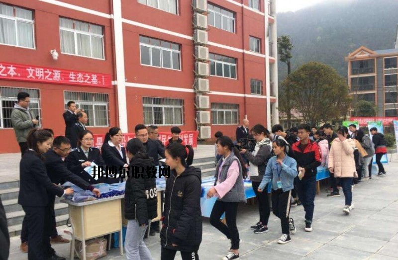 錦屏中等職業(yè)技術(shù)學(xué)校2020年報名條件、招生要求、招生對象