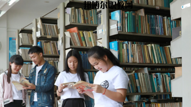 廣西二輕工業(yè)管理學(xué)校2020年報(bào)名條件、招生要求、招生對(duì)象 