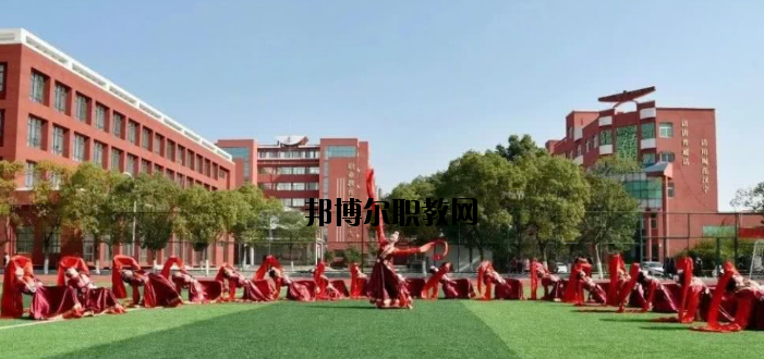 臨川現(xiàn)代教育學(xué)校2020年報名條件、招生要求、招生對象