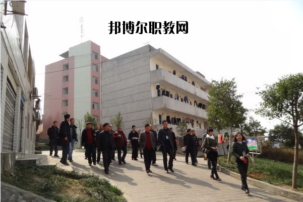 古藺縣大村職業(yè)中學(xué)校2020年報(bào)名條件、招生要求、招生對(duì)象