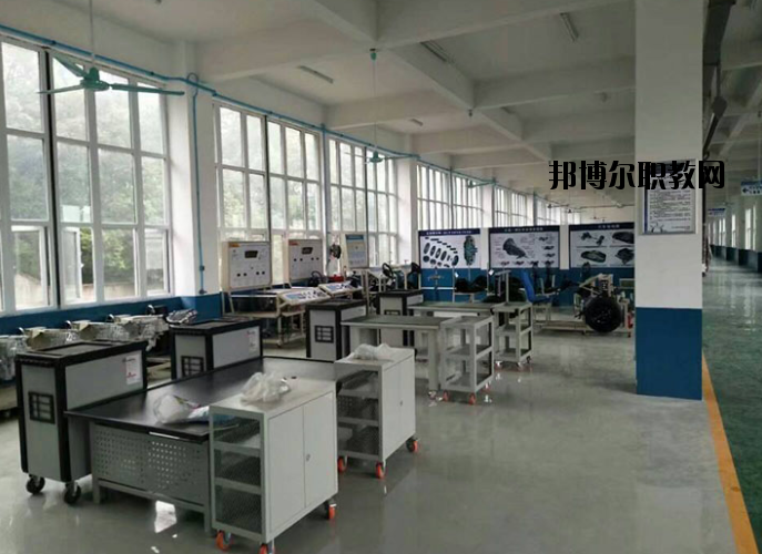 黃石俊賢高級技工學(xué)校2020年報名條件、招生要求、招生對象