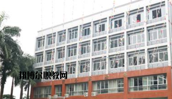 廣西電子高級技工學(xué)校2020年報(bào)名條件、招生要求、招生對象