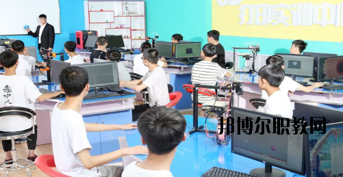 甘肅秦隴技工學(xué)校2020年報(bào)名條件、招生要求、招生對(duì)象