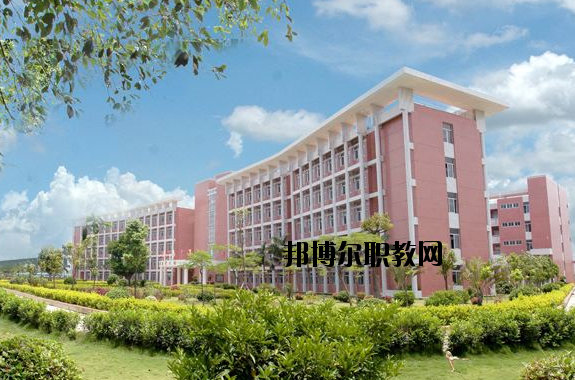 惠來(lái)技工學(xué)校2020年報(bào)名條件、招生要求、招生對(duì)象