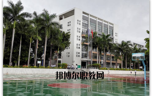 東莞電子科技學(xué)校2020年報名條件、招生要求、招生對象