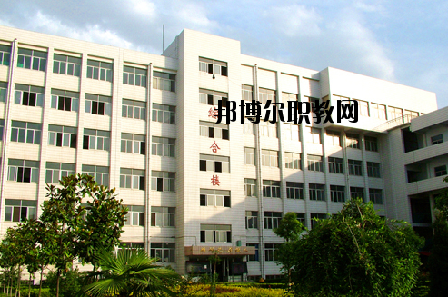 南陽(yáng)文化藝術(shù)學(xué)校2021年報(bào)名條件、招生要求、招生對(duì)象