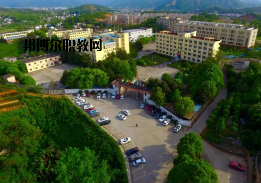 萍鄉(xiāng)工業(yè)中等專業(yè)學(xué)校怎么樣、好不好
