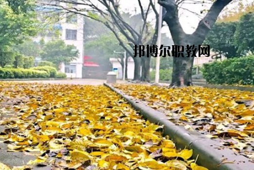 廣東輕工職業(yè)技術(shù)學(xué)校2020年報(bào)名條件、招生要求、招生對(duì)象